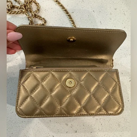 Rare CHANEL Mini Quilted Flap Bag - Picture 9 of 14